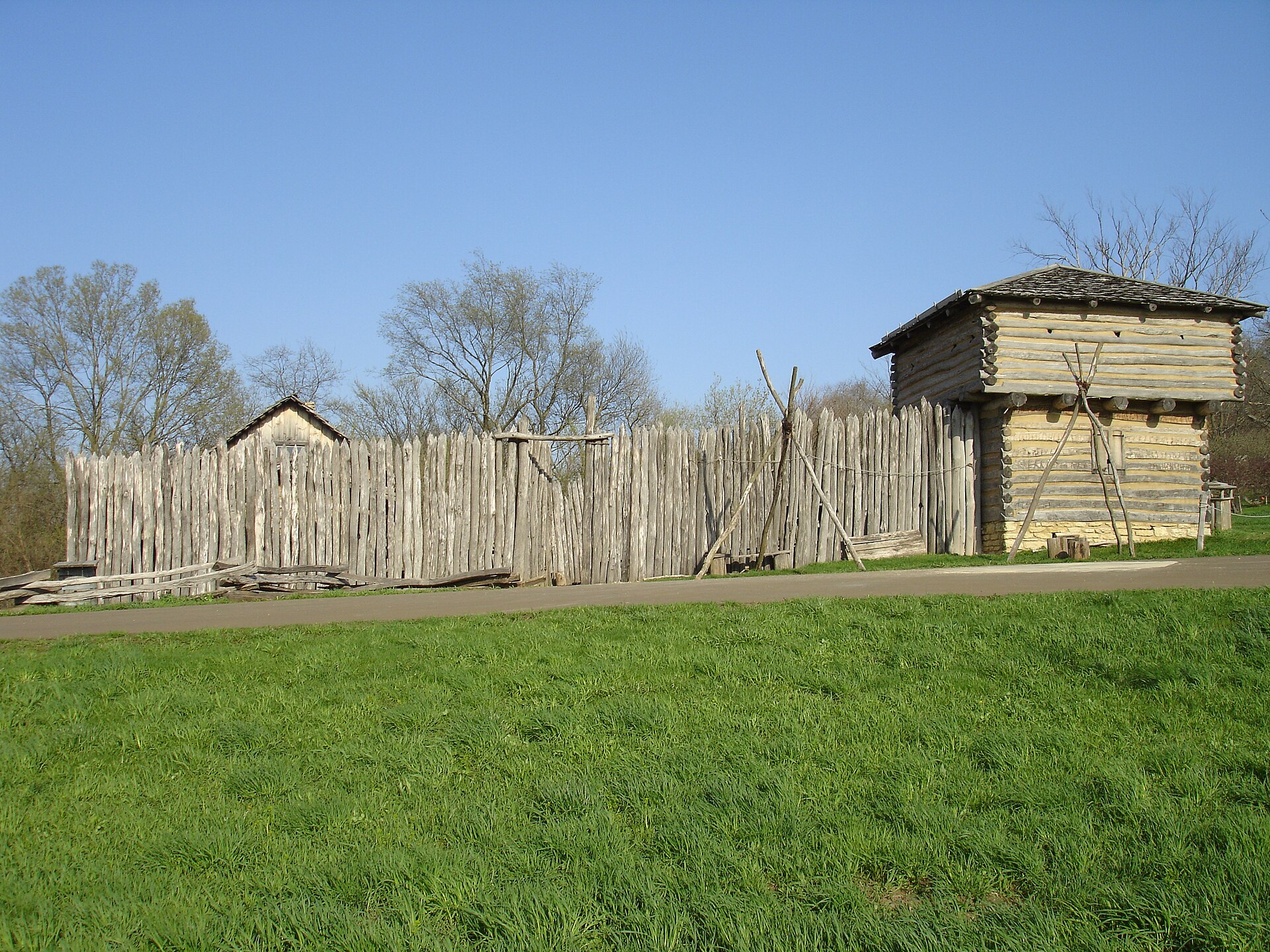 Camped near Apple River Fort