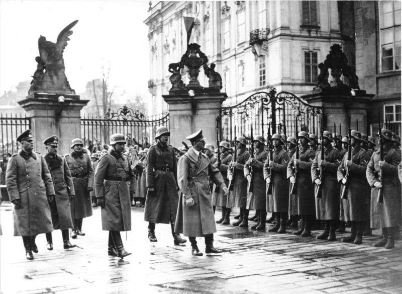 Enters Prague Castle