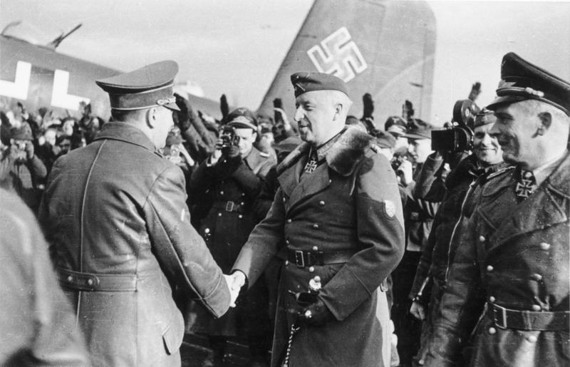 Visits Zaporizhzhia Army Group South headquarters