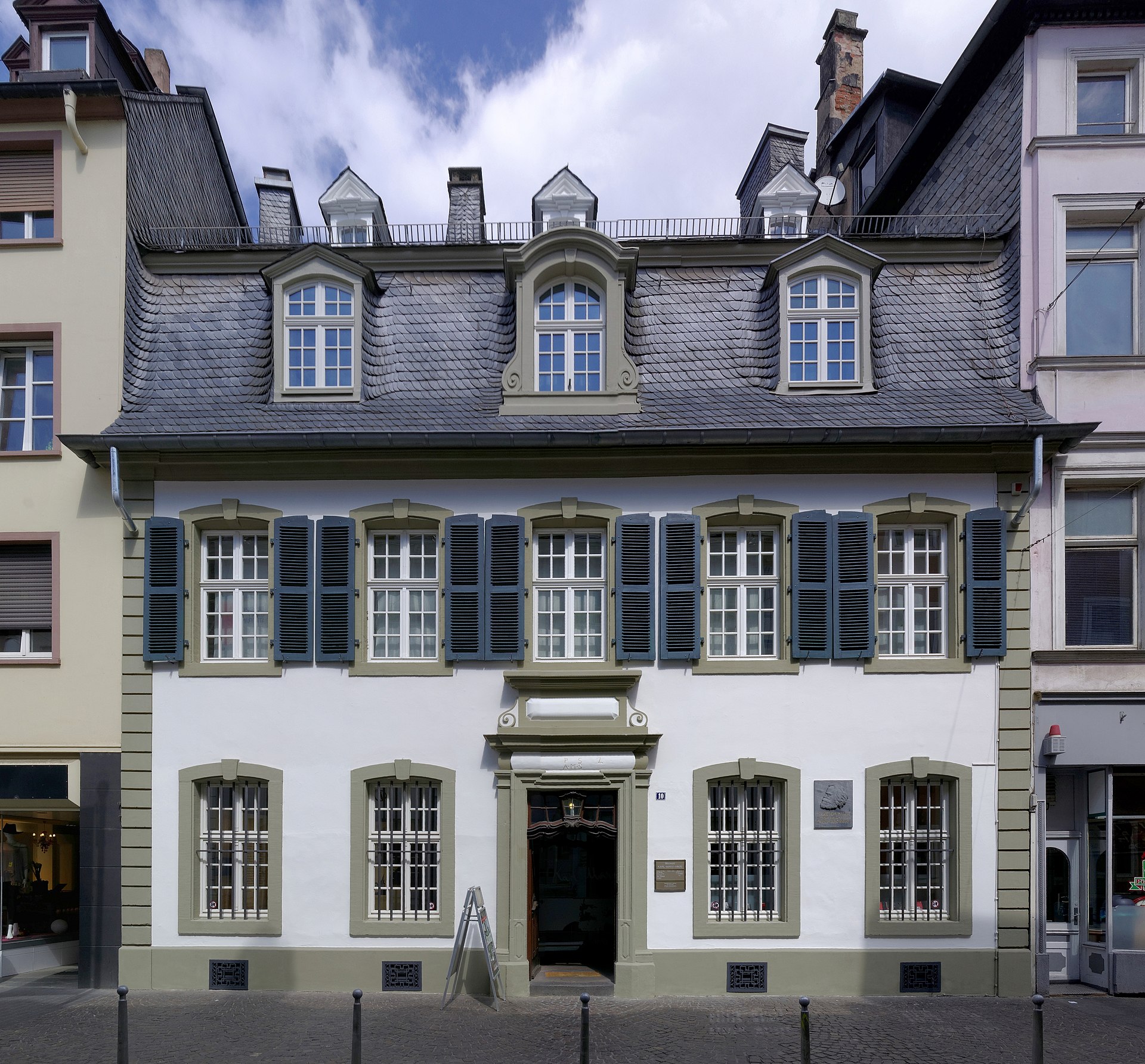 Born at Brückengasse 664