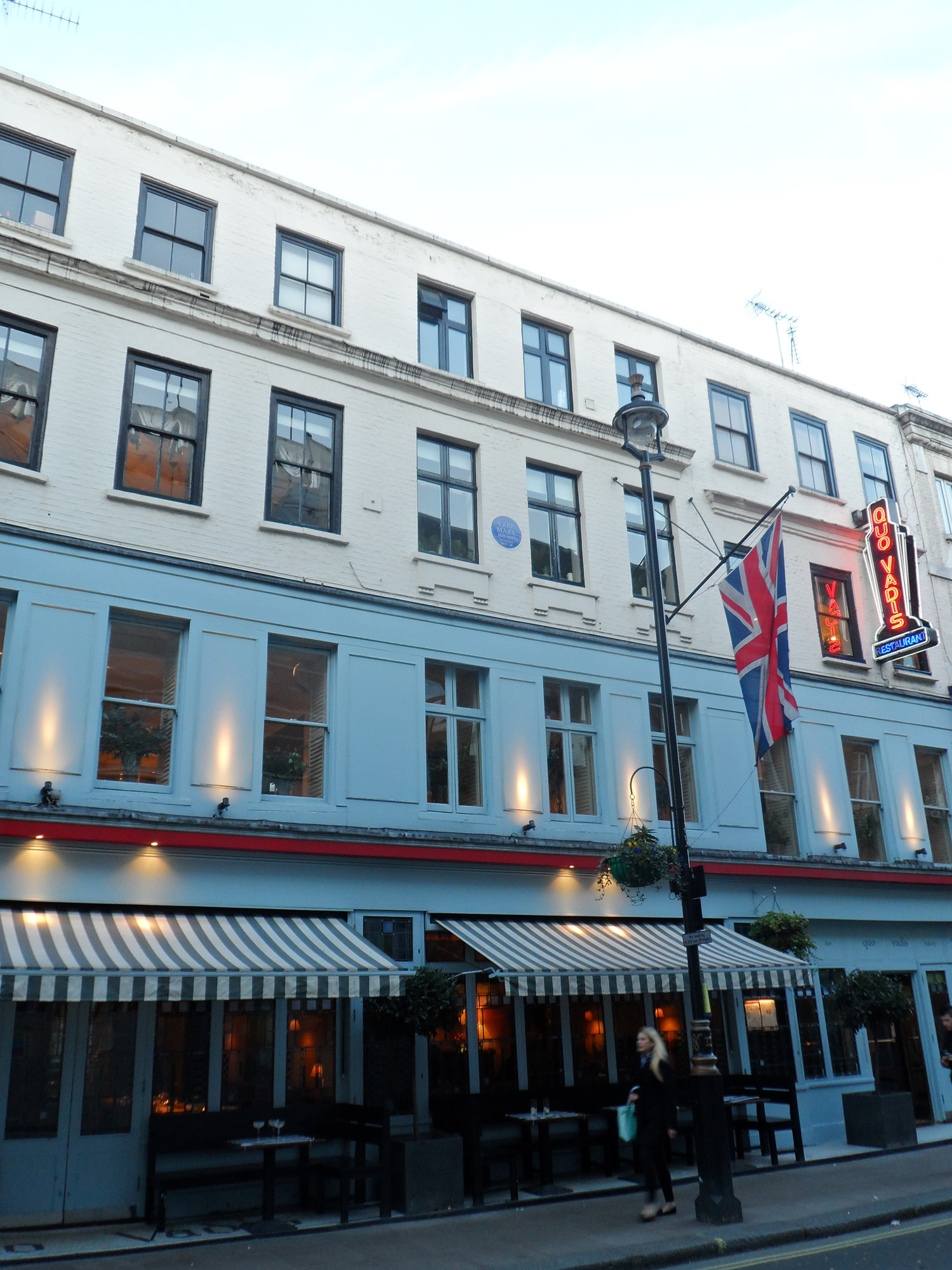 Arrives as an exile in London