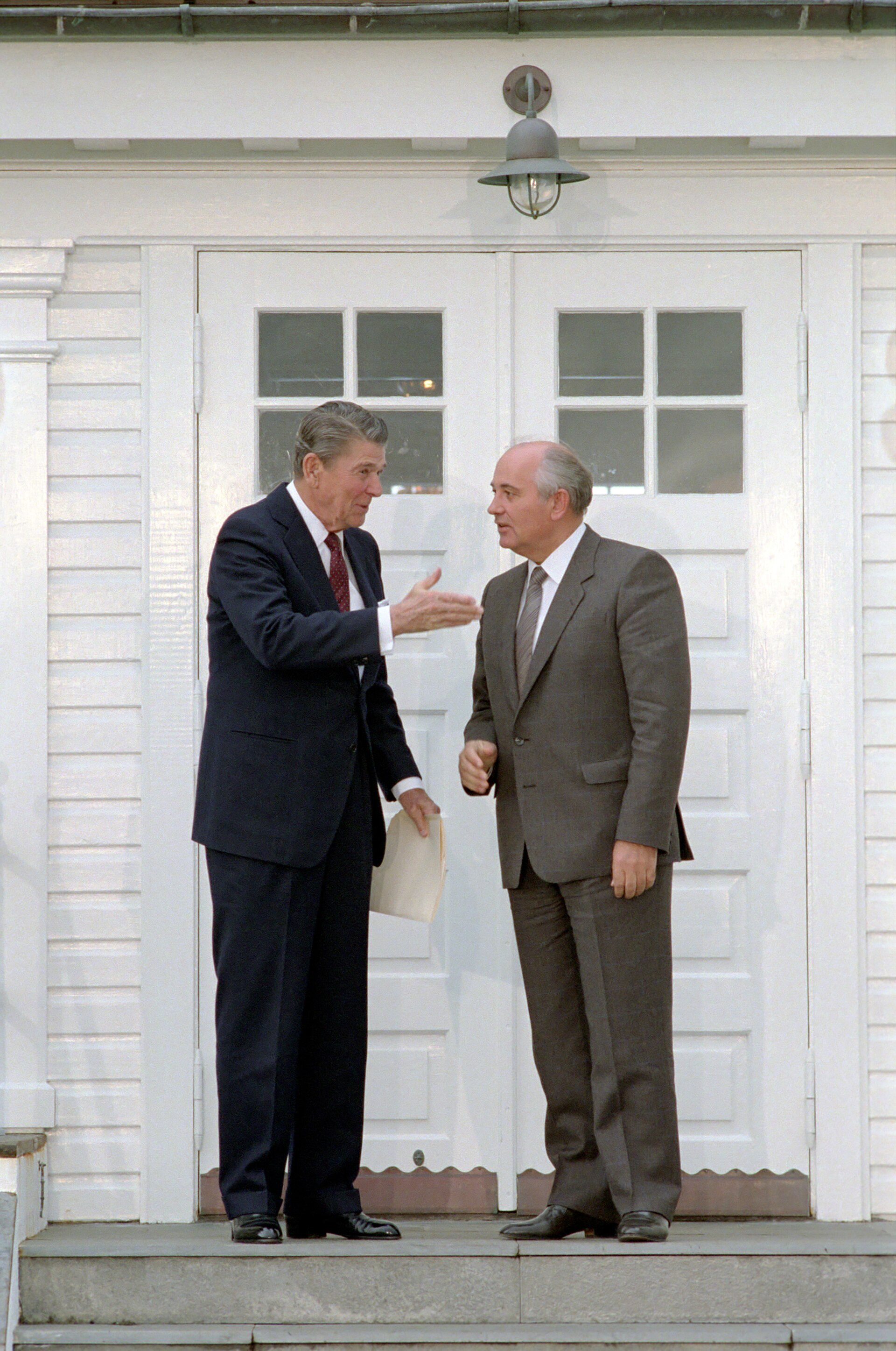 Meets Gorbachev in Reykjavík