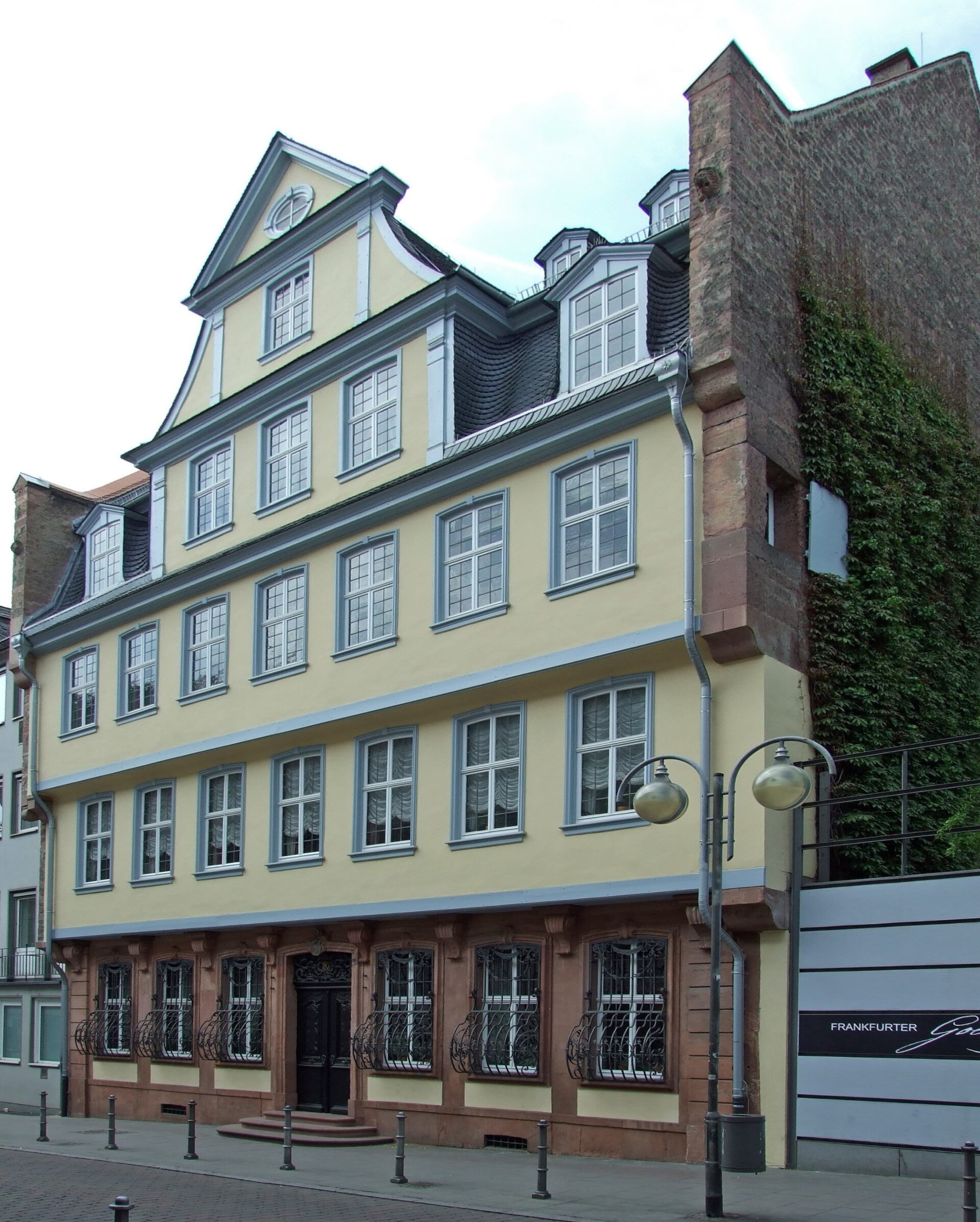 Convalesces in Frankfurt