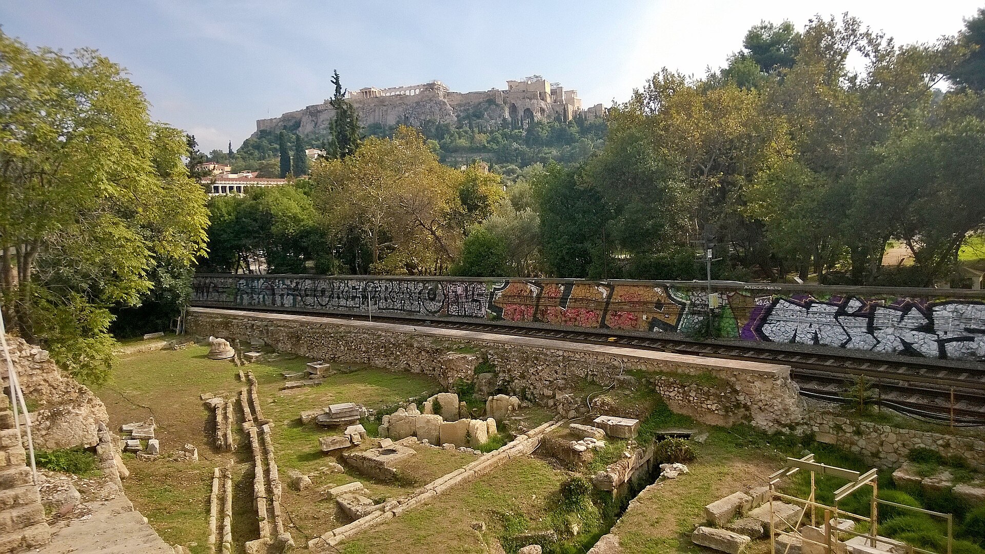 Appears at the Royal Stoa