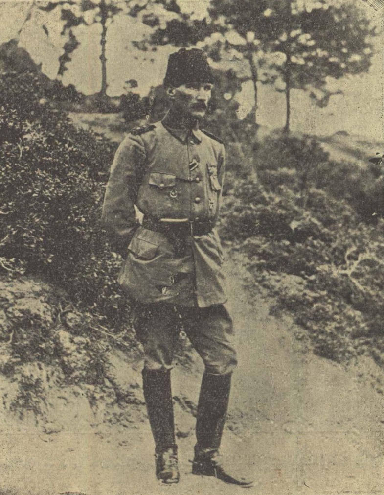 Revisits Gallipoli battlefields