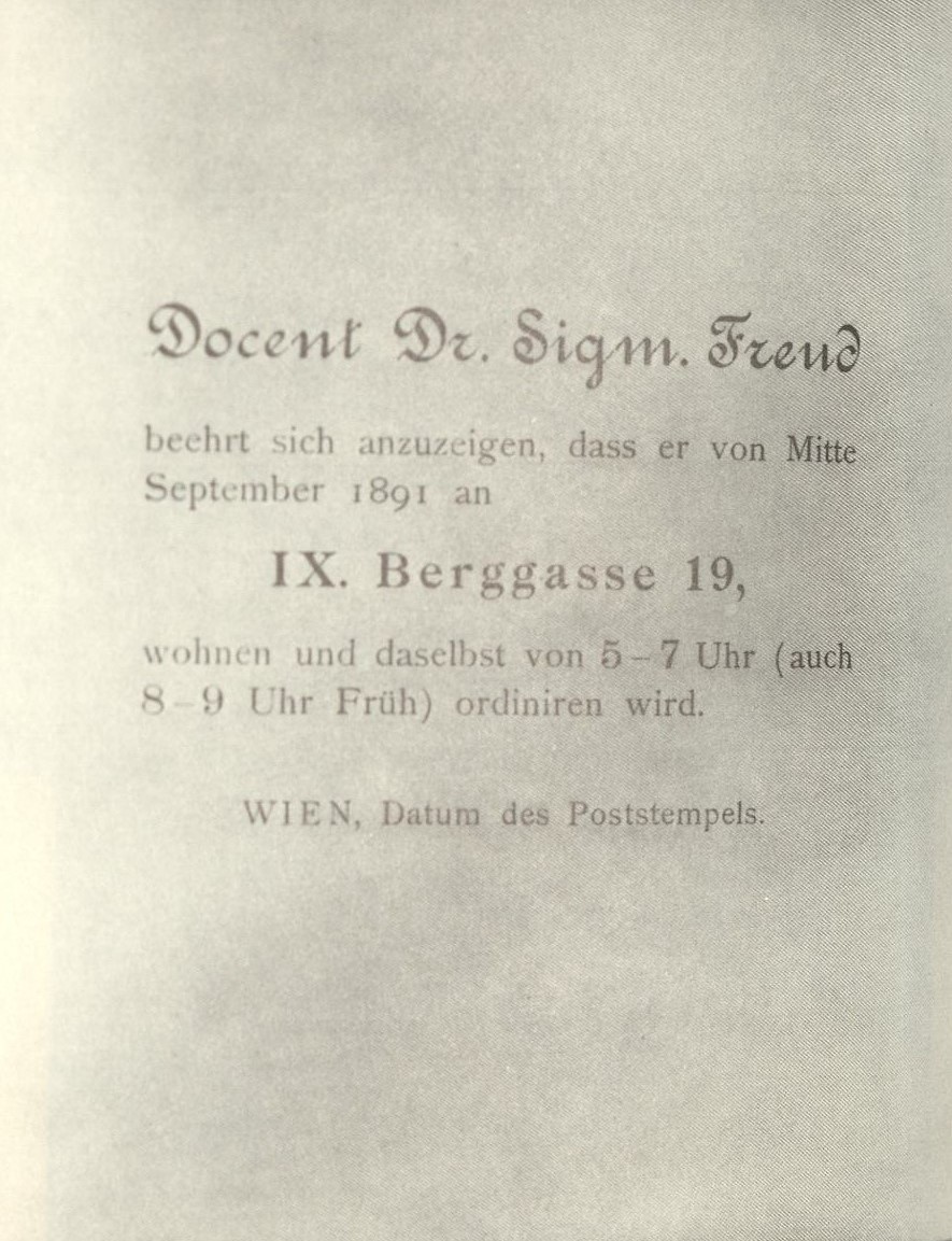 Establishes home and practice at Berggasse 19
